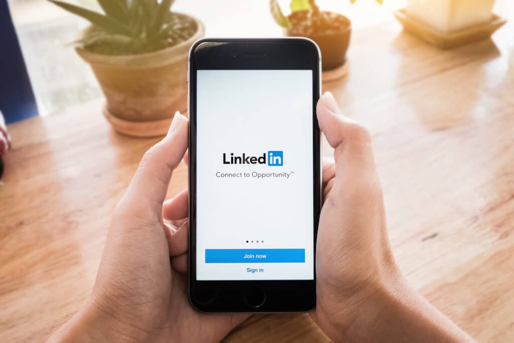 How to Leverage LinkedIn to Find Your Next Job